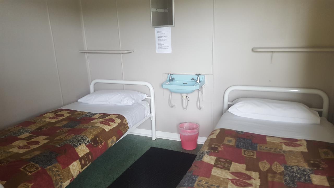 Tingle All Over Budget Accommodation วอลโพล ภายนอก รูปภาพ